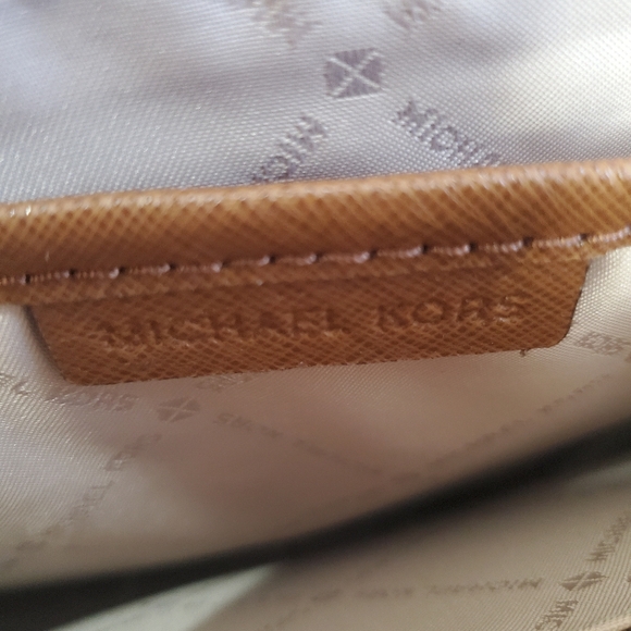 Michael Kors Sandrine Stud LG Crossbody Saffiano Leather Brown Purse New Tags. - Picture 4 of 6